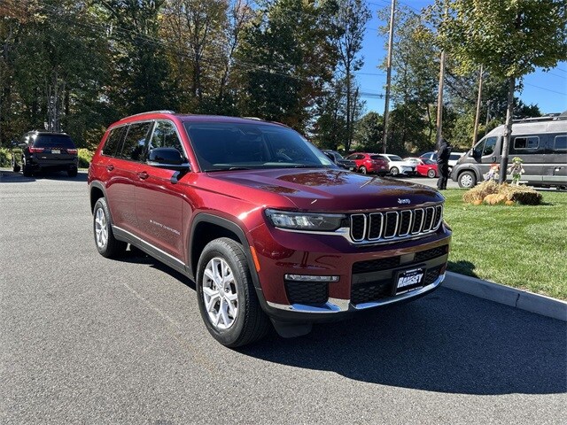 2022 Jeep Grand Cherokee Limited photo 2