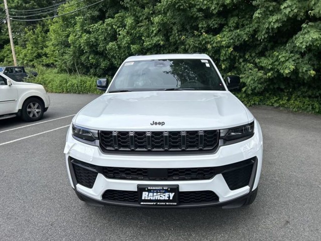 New 2026 Jeep Grand Cherokee L LAREDO ALTITUDE 4X4 Sport Utility