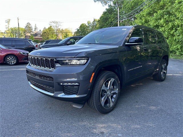 2025 Jeep Grand Cherokee Limited photo 4