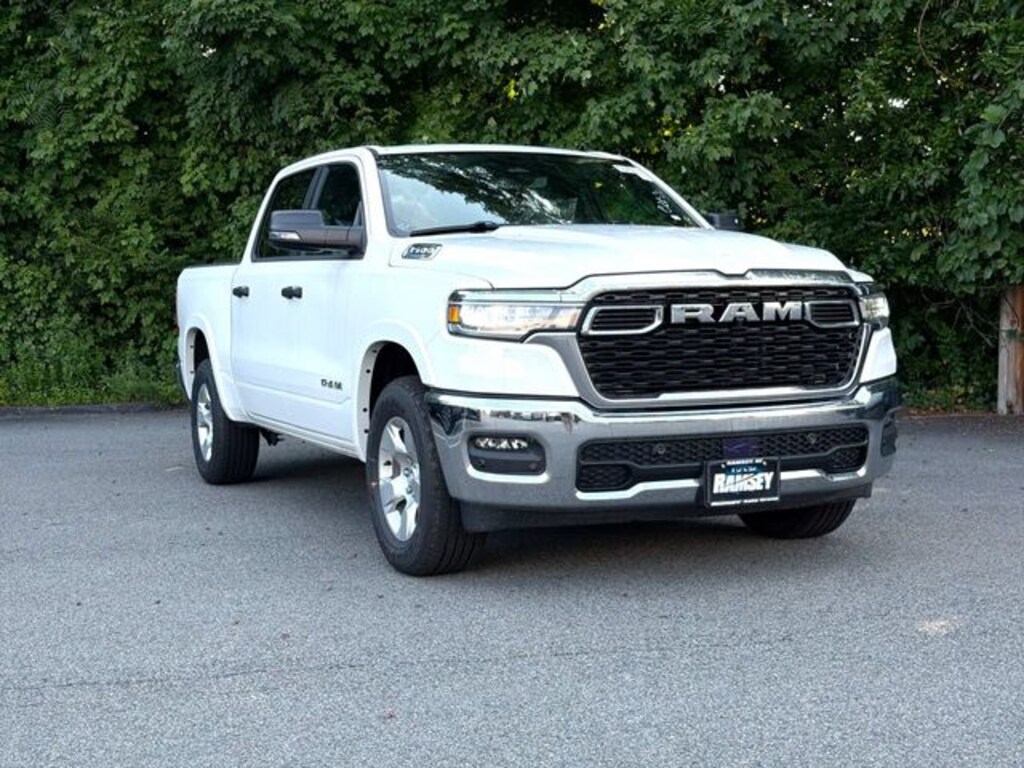 New 2026 Ram 1500 BIG HORN CREW CAB 4X4 5'7 BOX Pickup