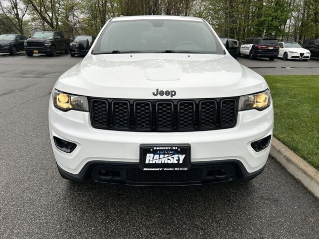 Used 2019 Jeep Grand Cherokee Laredo SUV