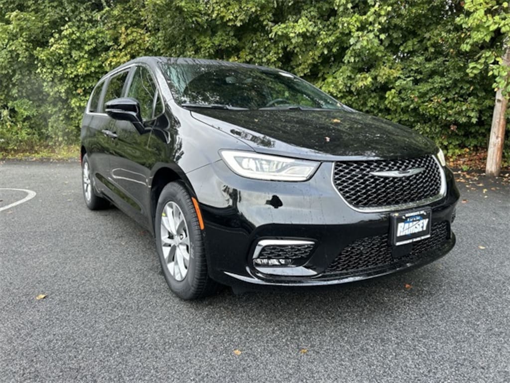 New 2026 Chrysler Pacifica SELECT AWD Passenger Van
