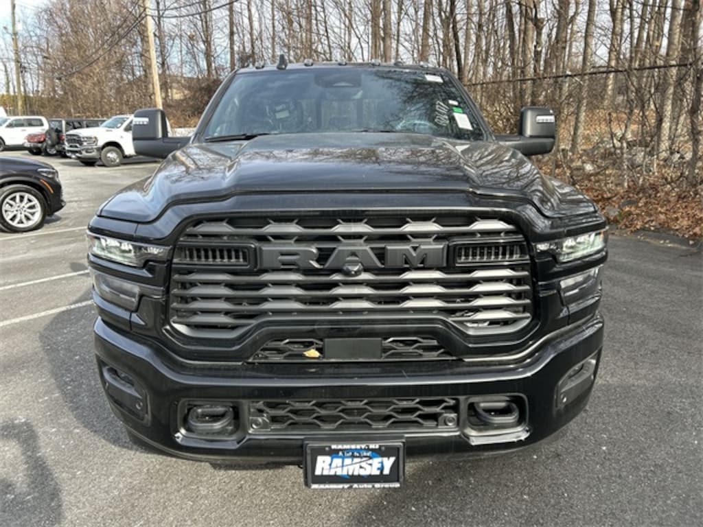 New 2026 Ram 3500 BIG HORN CREW CAB 4X4 8' BOX Pickup