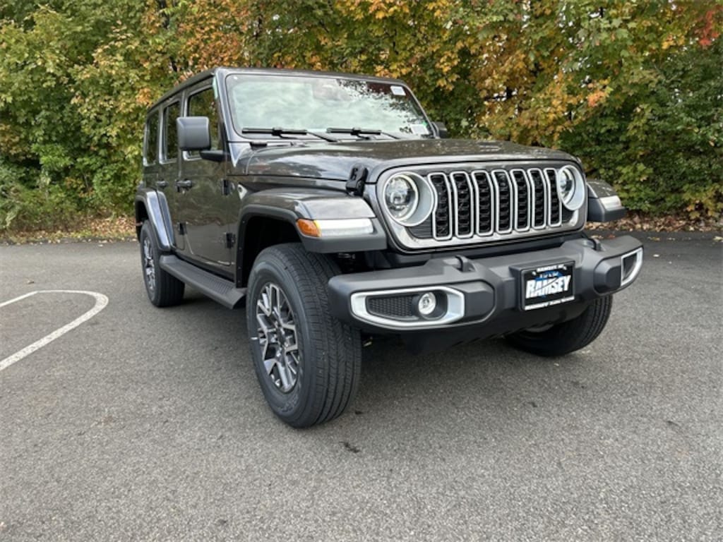 New 2026 Jeep Wrangler 4-DOOR SAHARA Sport Utility