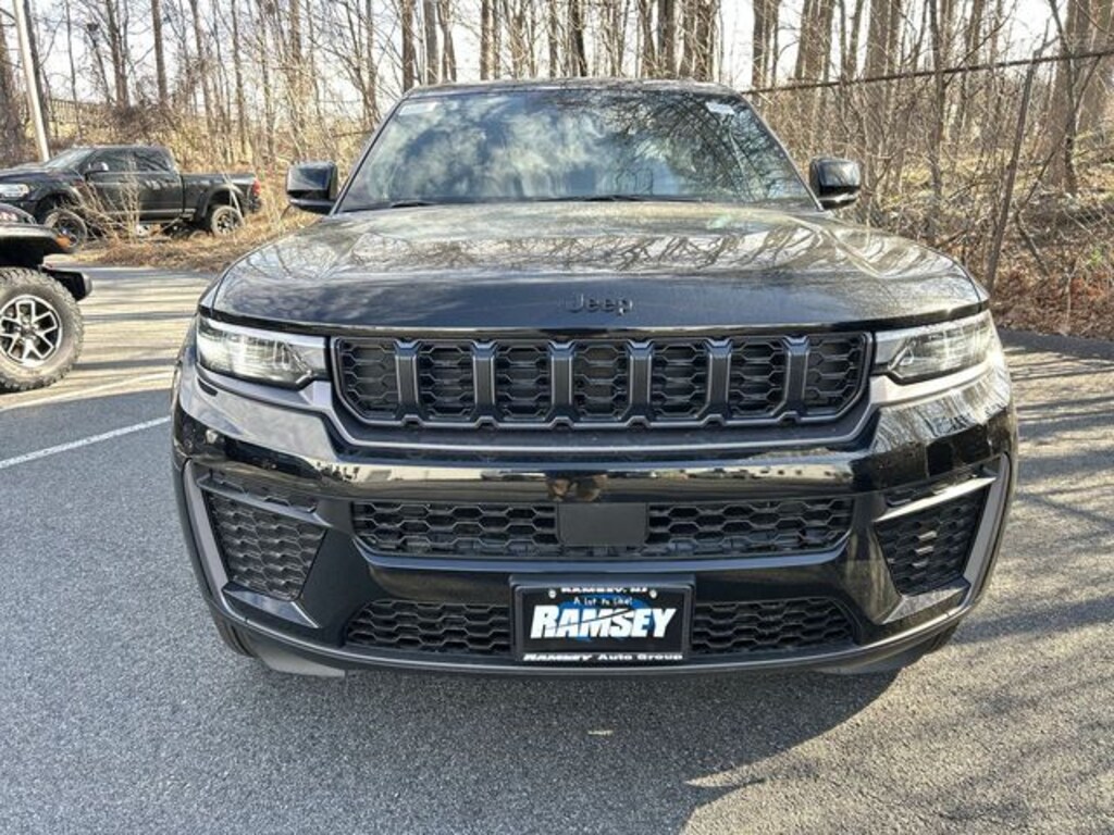 New 2026 Jeep Grand Cherokee L L LAREDO ALTITUDE 4X4 Sport Utility