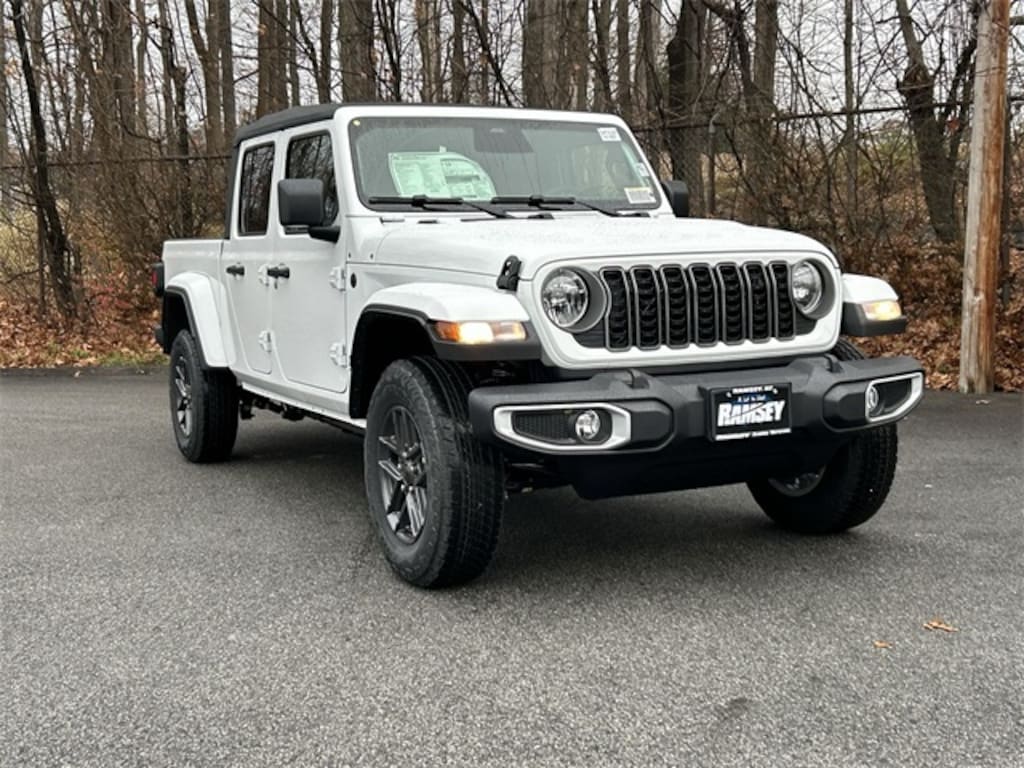 New 2026 Jeep Gladiator SPORT S 4X4 Pickup
