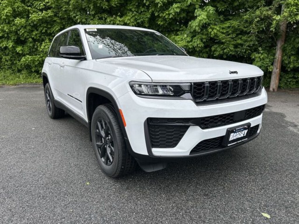 New 2026 Jeep Grand Cherokee LAREDO ALTITUDE 4X4 Sport Utility