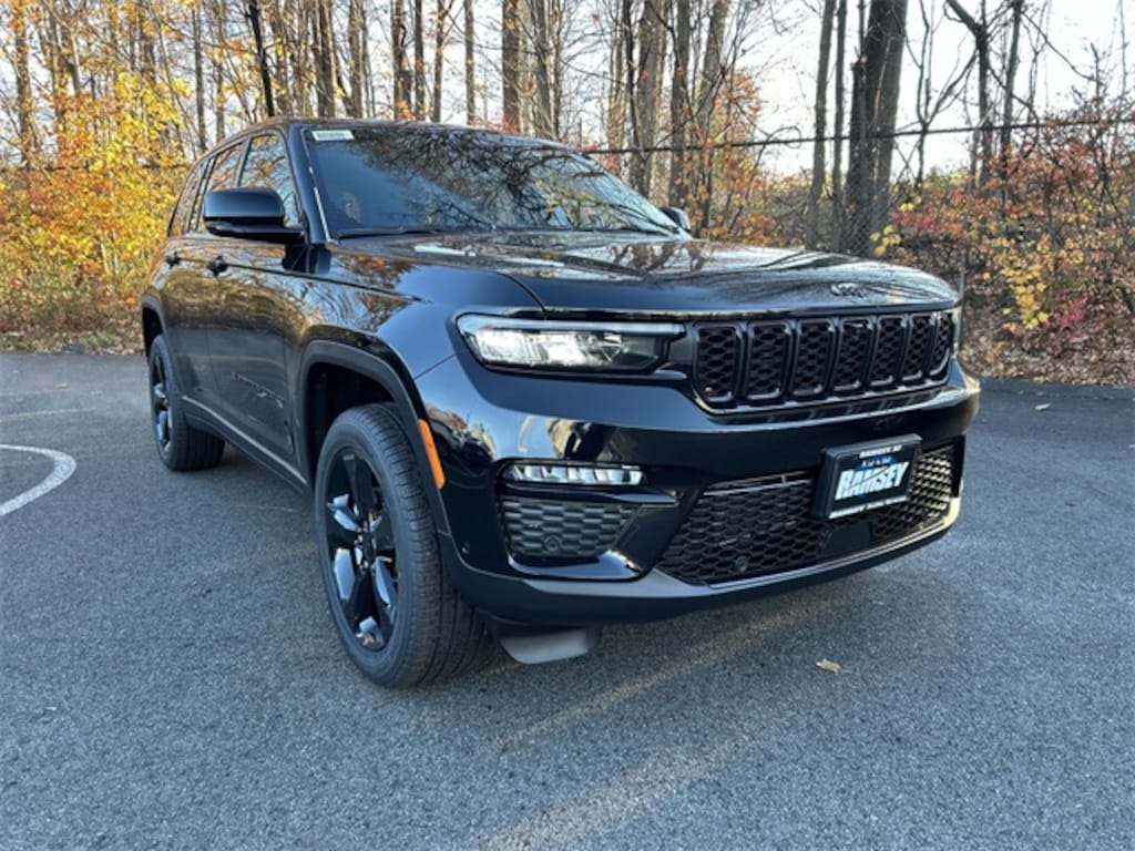 New 2025 Jeep Grand Cherokee LIMITED 4X4 Sport Utility