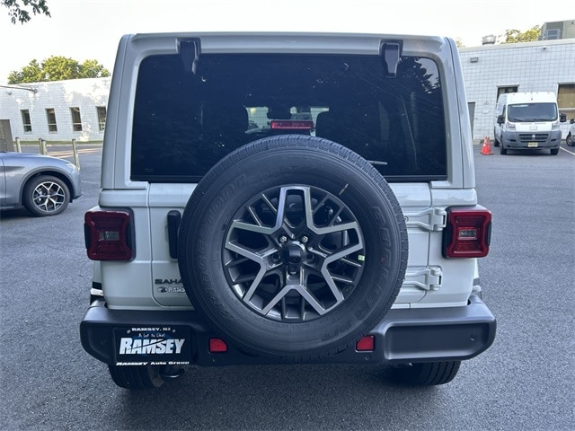 2025 Jeep Wrangler 4-Door Sahara - Photo 7