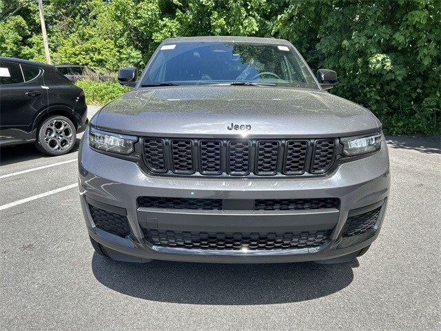 2025 Jeep Grand Cherokee Altitude X photo 3