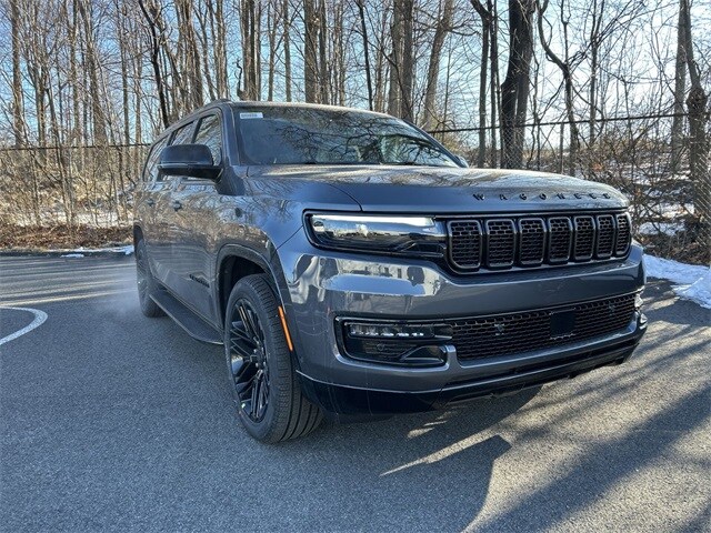 2025 Jeep Wagoneer L photo 2