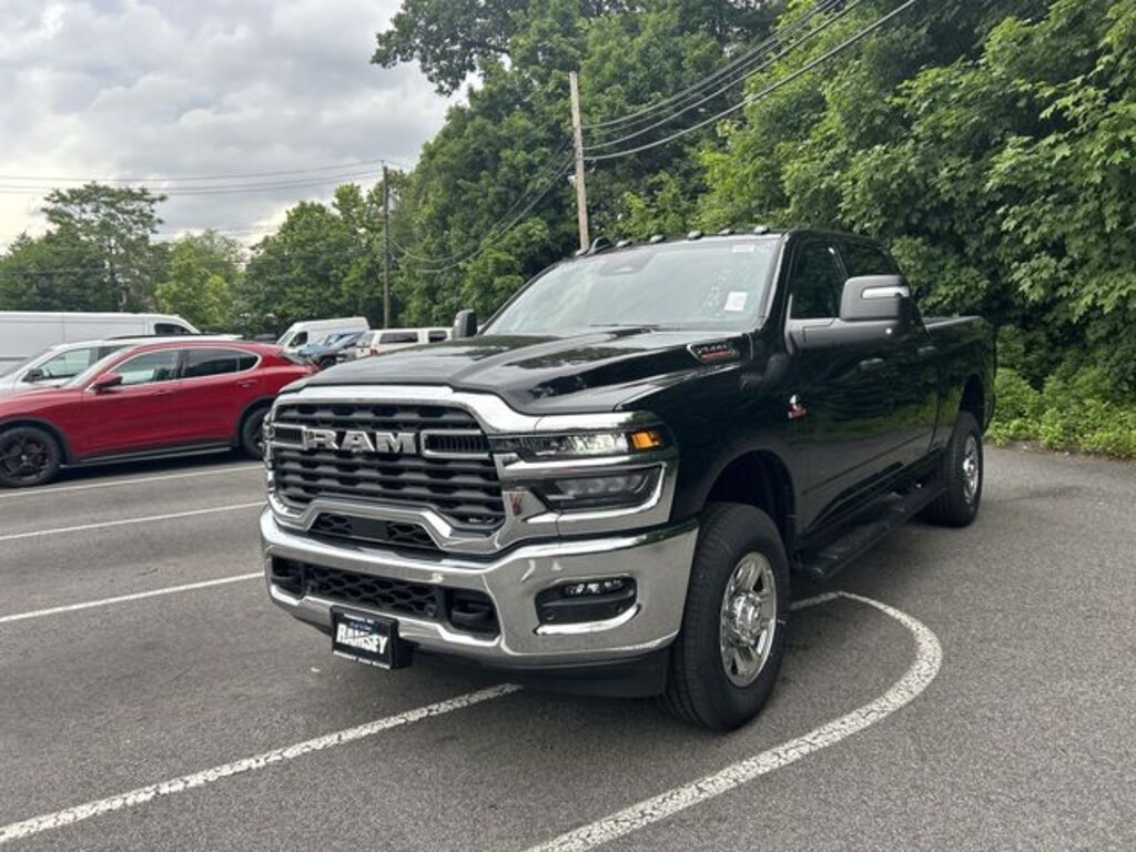 New 2025 Ram 2500 TRADESMAN CREW CAB 4X4 6'4 BOX Pickup