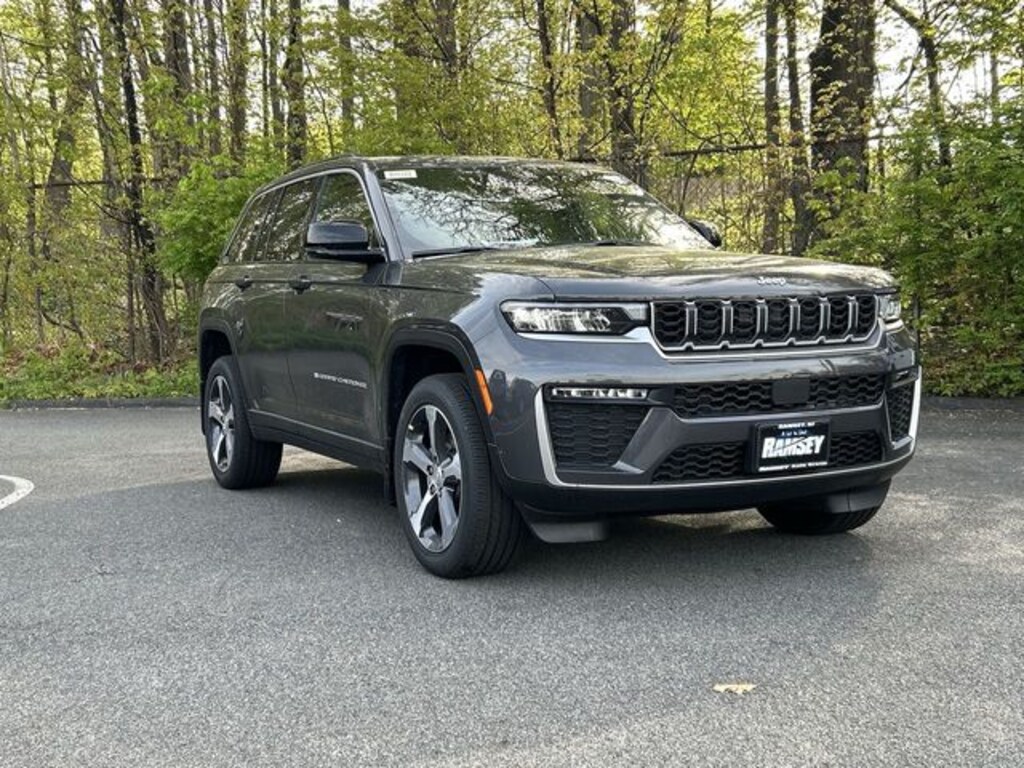 New 2026 Jeep Grand Cherokee LIMITED 4X4 Sport Utility