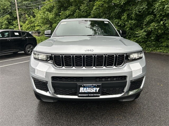 2025 Jeep Grand Cherokee L photo 3