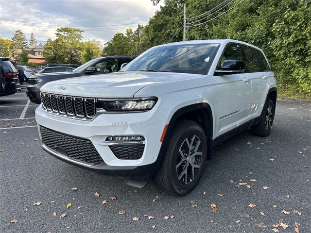 2025 Jeep Grand Cherokee Limited photo 2