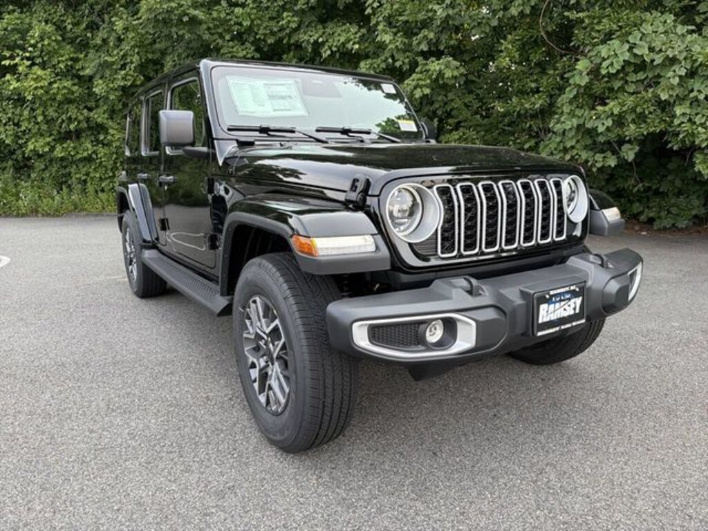 New 2026 Jeep Wrangler 4-DOOR SAHARA Sport Utility