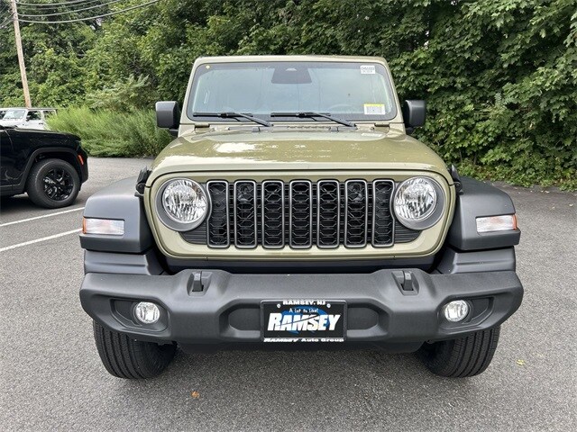 2025 Jeep Wrangler Sport S photo 3