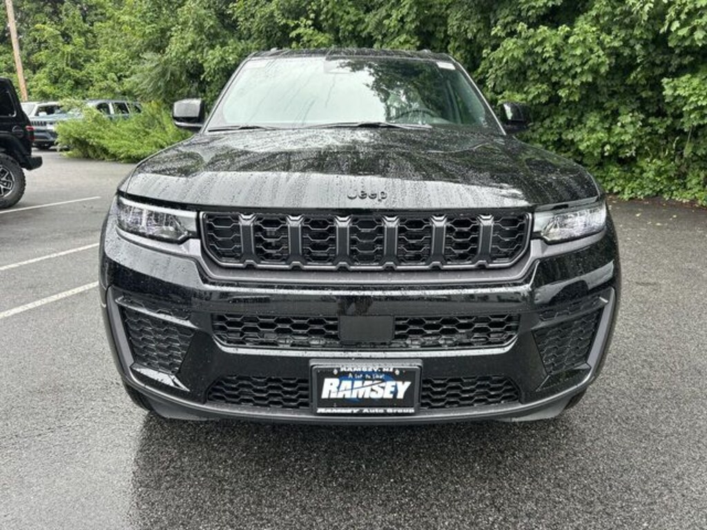 New 2026 Jeep Grand Cherokee L L LAREDO ALTITUDE 4X4 Sport Utility