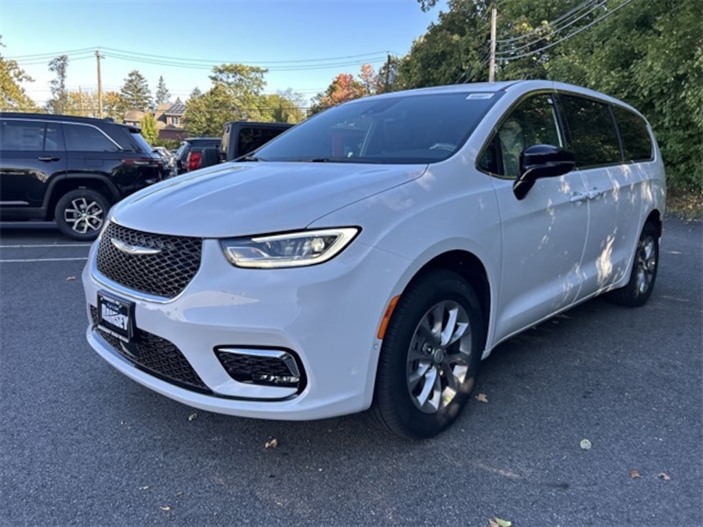 New 2026 Chrysler Pacifica SELECT AWD Passenger Van