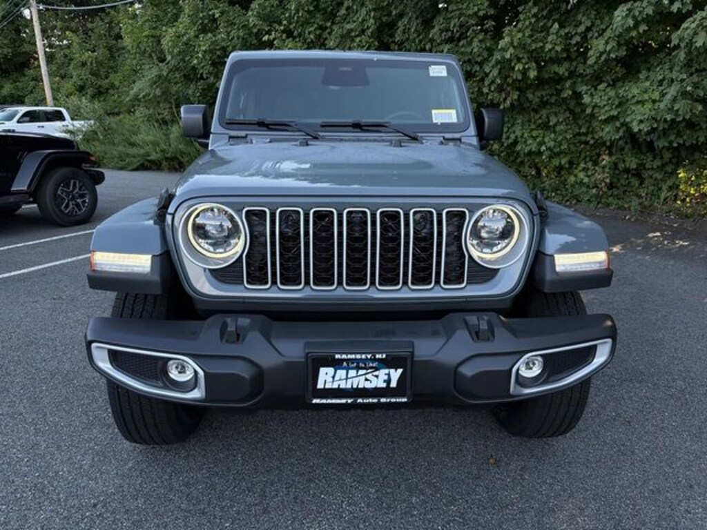 New 2026 Jeep Wrangler 4-DOOR SAHARA Sport Utility