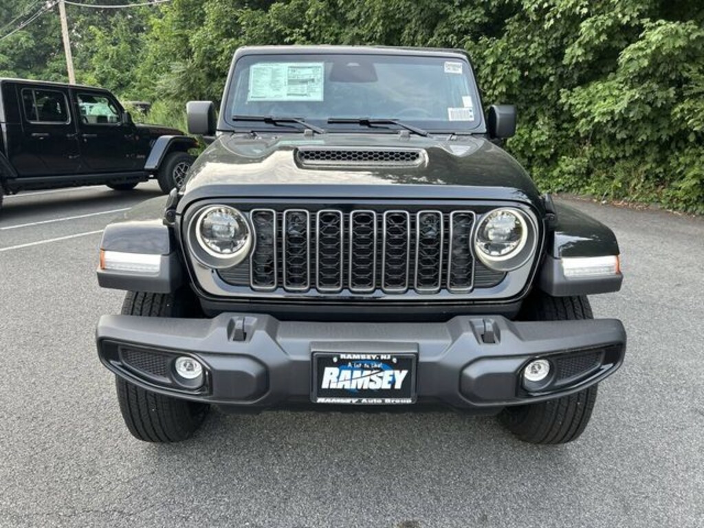 New 2026 Jeep Gladiator SPORT S 4X4 Pickup