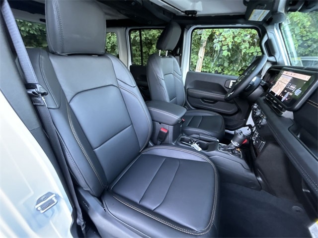 2025 Jeep Wrangler 4-Door Sahara - Photo 14