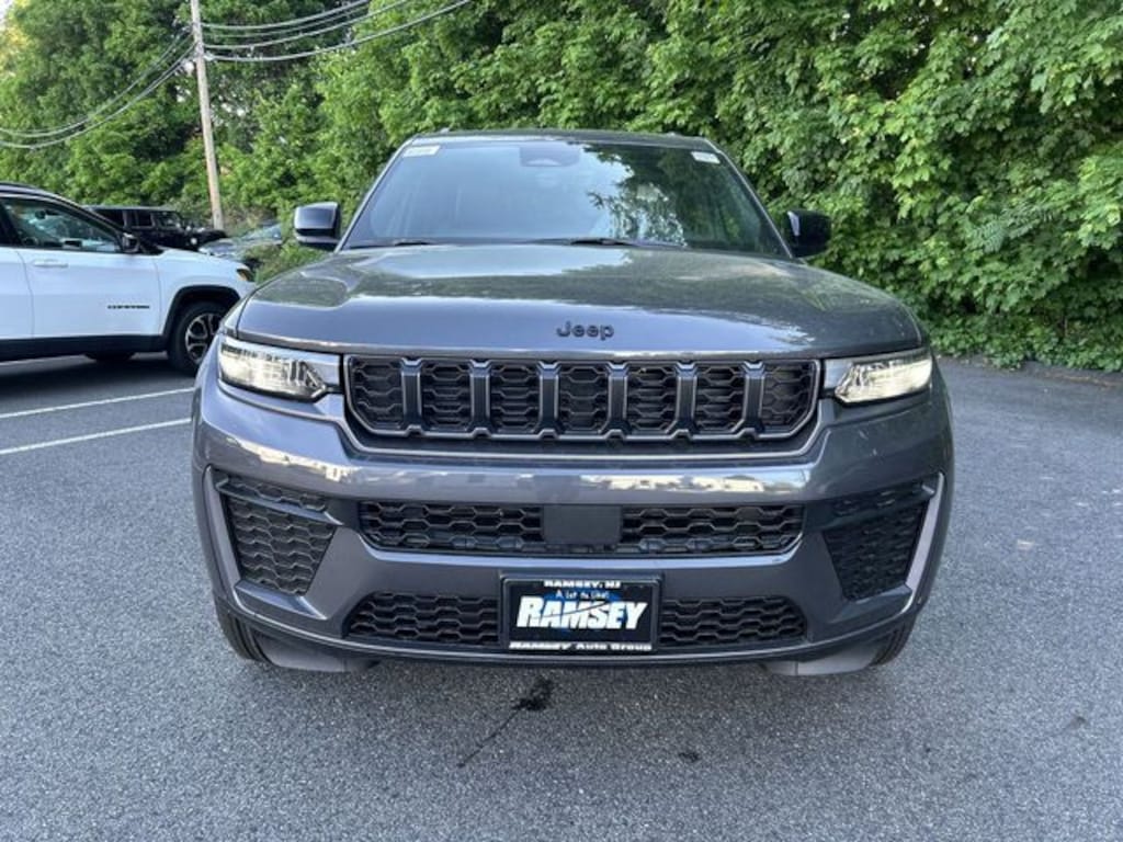 New 2026 Jeep Grand Cherokee L LAREDO ALTITUDE 4X4 Sport Utility