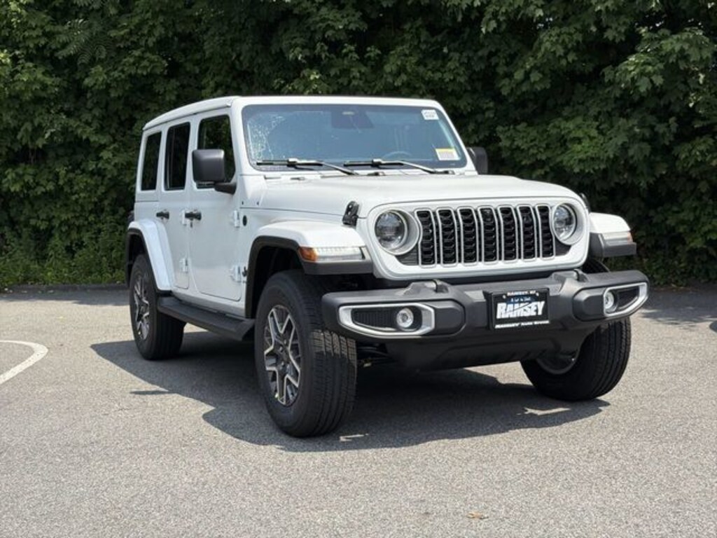 New 2026 Jeep Wrangler 4-DOOR SAHARA Sport Utility
