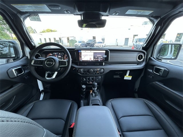 2025 Jeep Wrangler 4-Door Sahara - Photo 12