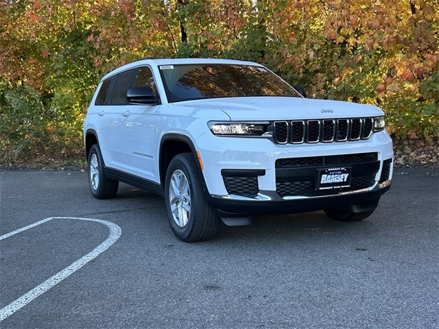2025 Jeep Grand Cherokee L Laredo's photo