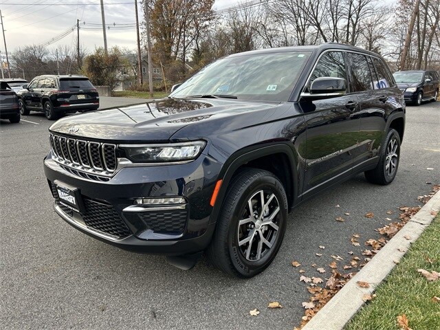 2023 Jeep Grand Cherokee Limited photo 4