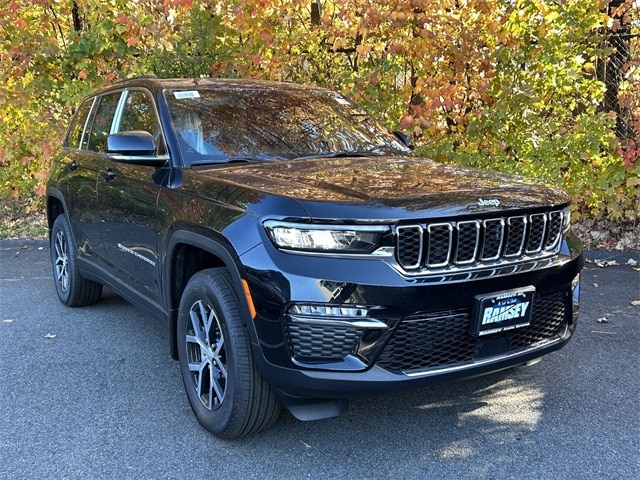 2025 Jeep Grand Cherokee Limited's photo