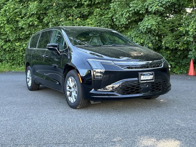 2027 Chrysler Pacifica Select AWD's photo