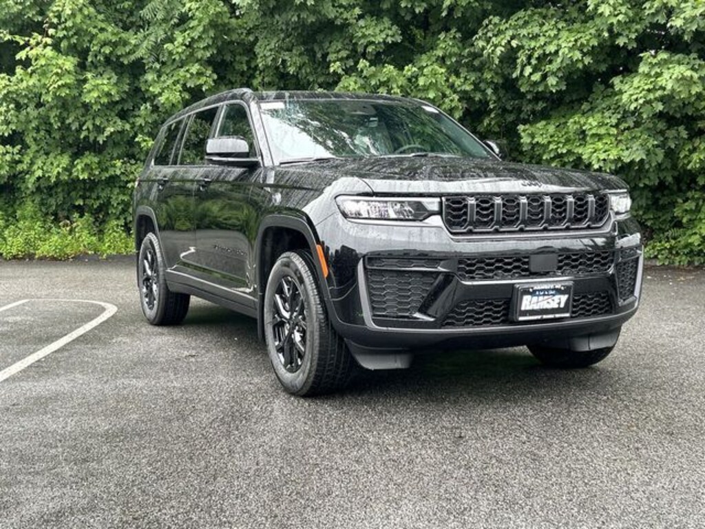 New 2026 Jeep Grand Cherokee L L LAREDO ALTITUDE 4X4 Sport Utility