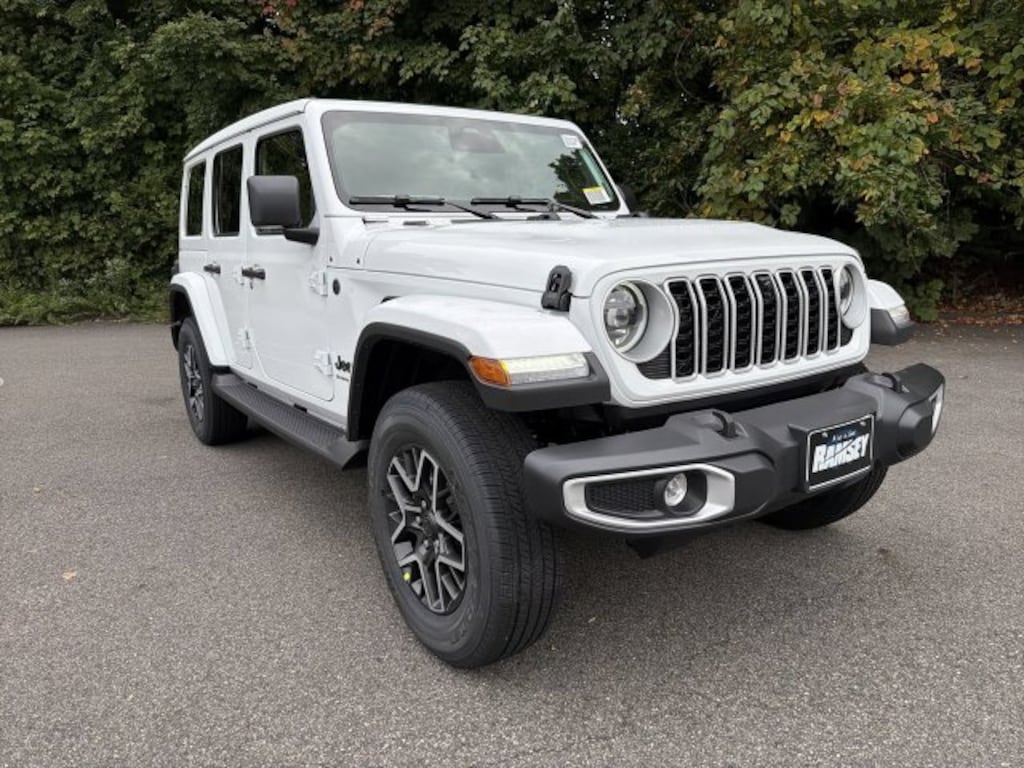 New 2027 Jeep Wrangler 4-DOOR SAHARA Sport Utility