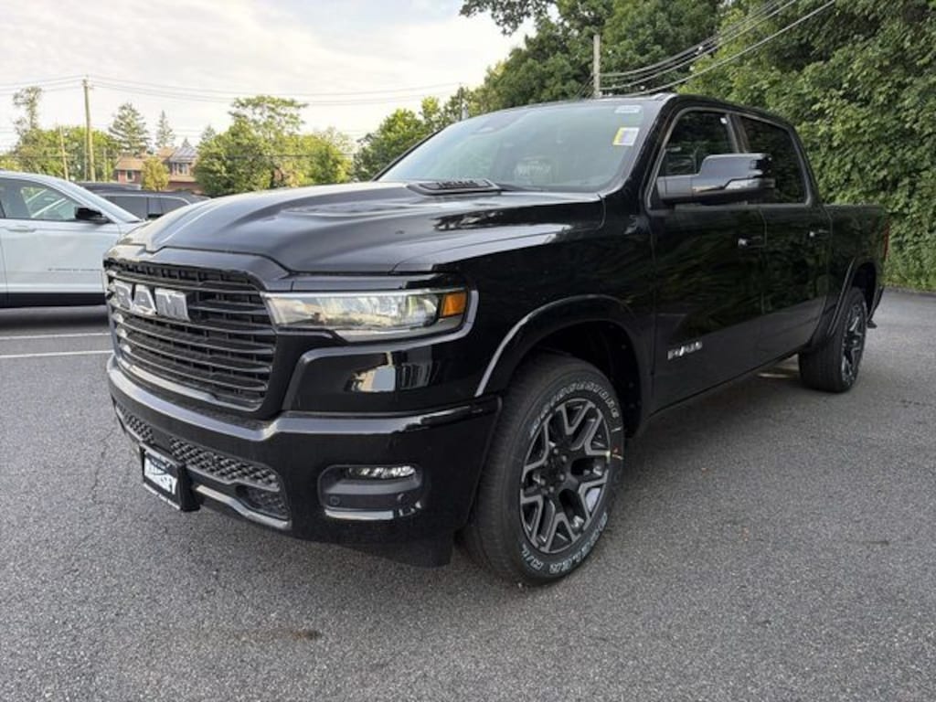 New 2026 Ram 1500 LARAMIE CREW CAB 4X4 5'7 BOX Pickup