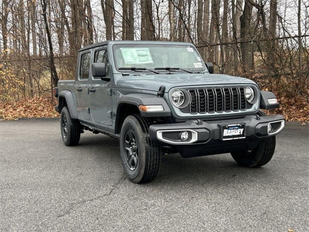 New 2026 Jeep Gladiator SPORT 4X4 Pickup