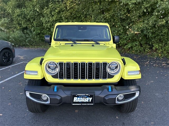 2024 Jeep Wrangler 4xe Sahara photo 3