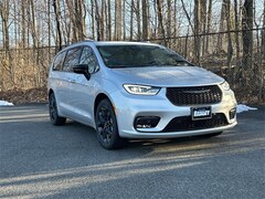 2026 Chrysler Pacifica SELECT AWD Passenger Van