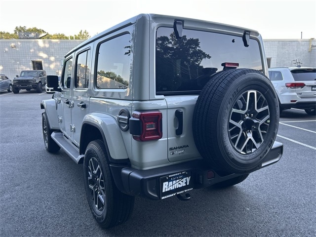 2025 Jeep Wrangler 4-Door Sahara - Photo 6