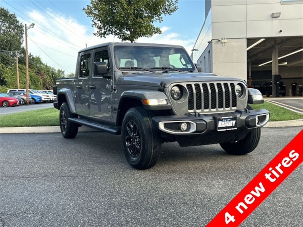 Used 2021 Jeep Gladiator Sport Truck Crew Cab