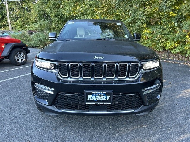 2025 Jeep Grand Cherokee Limited photo 3