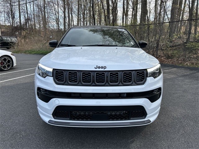 2025 Jeep Compass Limited photo 3