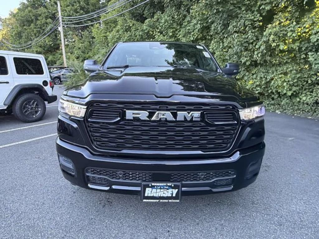 New 2026 Ram 1500 BIG HORN CREW CAB 4X4 5'7 BOX Pickup