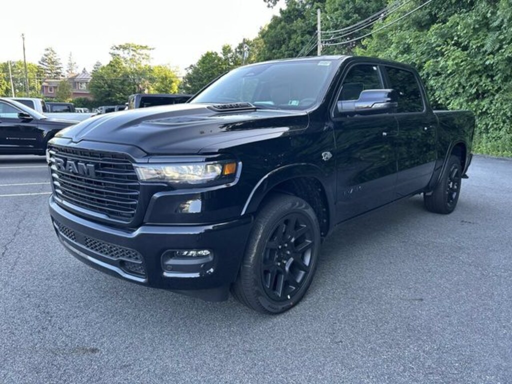 New 2026 Ram 1500 LARAMIE CREW CAB 4X4 5'7 BOX Pickup