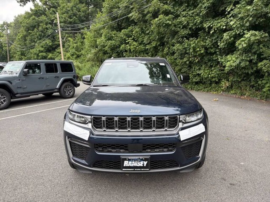 New 2026 Jeep Grand Cherokee LIMITED 4X4 Sport Utility