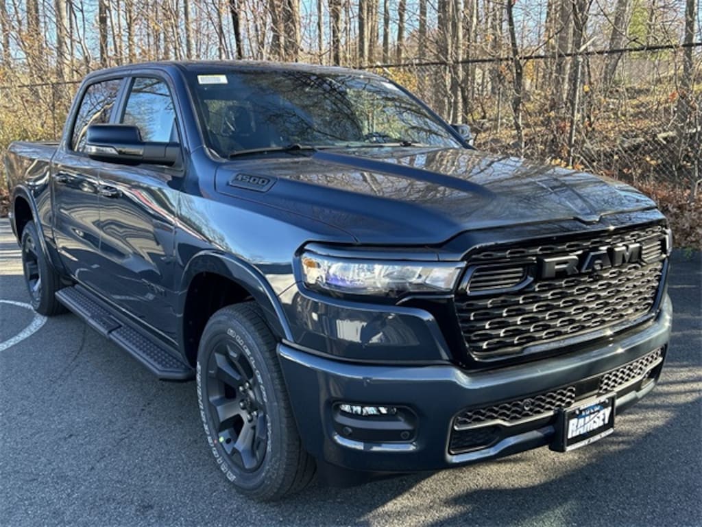 New 2026 Ram 1500 BIG HORN CREW CAB 4X4 5'7 BOX Pickup