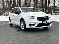 2026 Chrysler Pacifica SELECT AWD Passenger Van