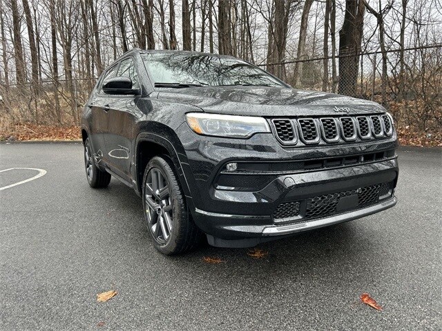 2025 Jeep Compass Limited photo 2