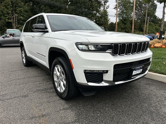2023 Jeep Grand Cherokee Limited photo 2